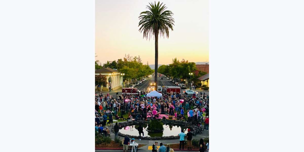 Sonoma'sTuesday Night Market