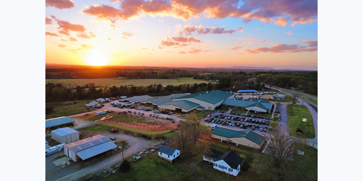 Virginia Grown Farmers Market at the Olde Dominion Ag Ctr