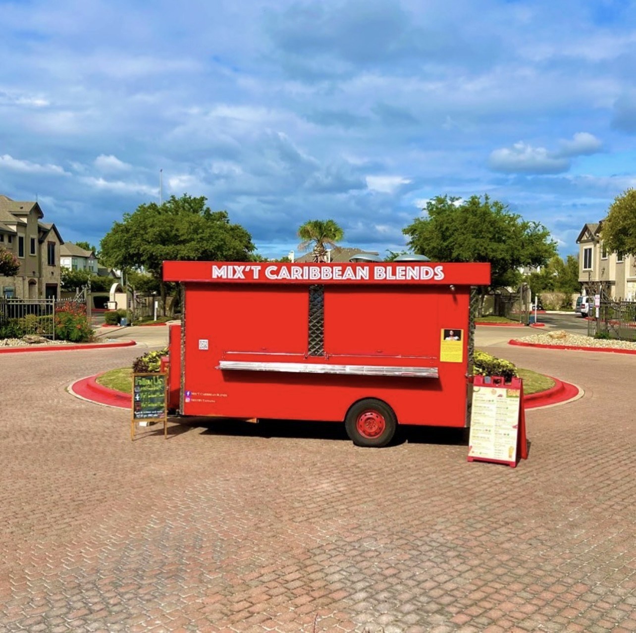 Mix'T Caribbean Blends food truck
